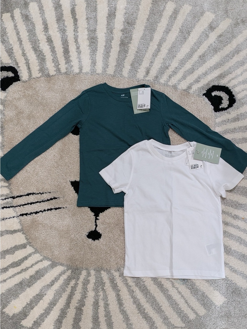 H&M Teal Long Sleeve & White Short Sleeve‎ Kids Tee Set size 5T Boy